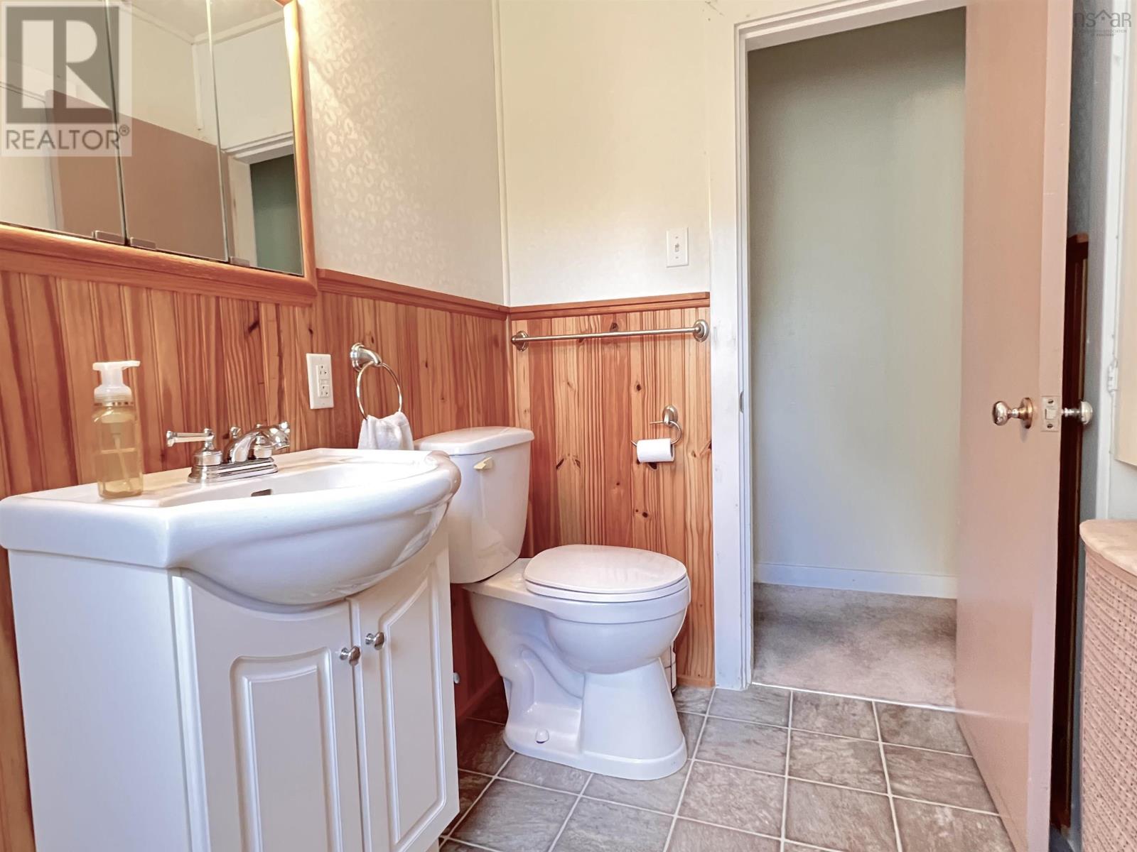 192 Harriet Street, Shelburne, Nova Scotia  B0T 1W0 - Photo 24 - 202518579