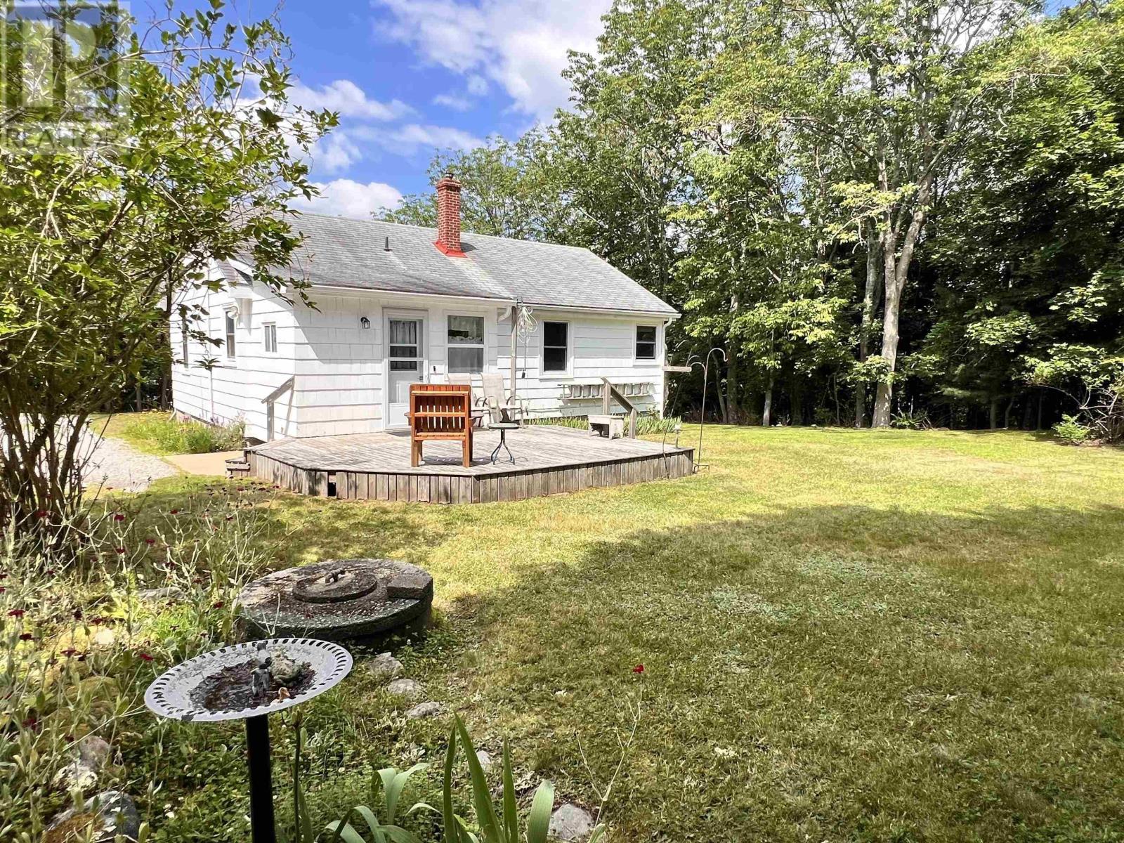 192 Harriet Street, Shelburne, Nova Scotia  B0T 1W0 - Photo 4 - 202518579