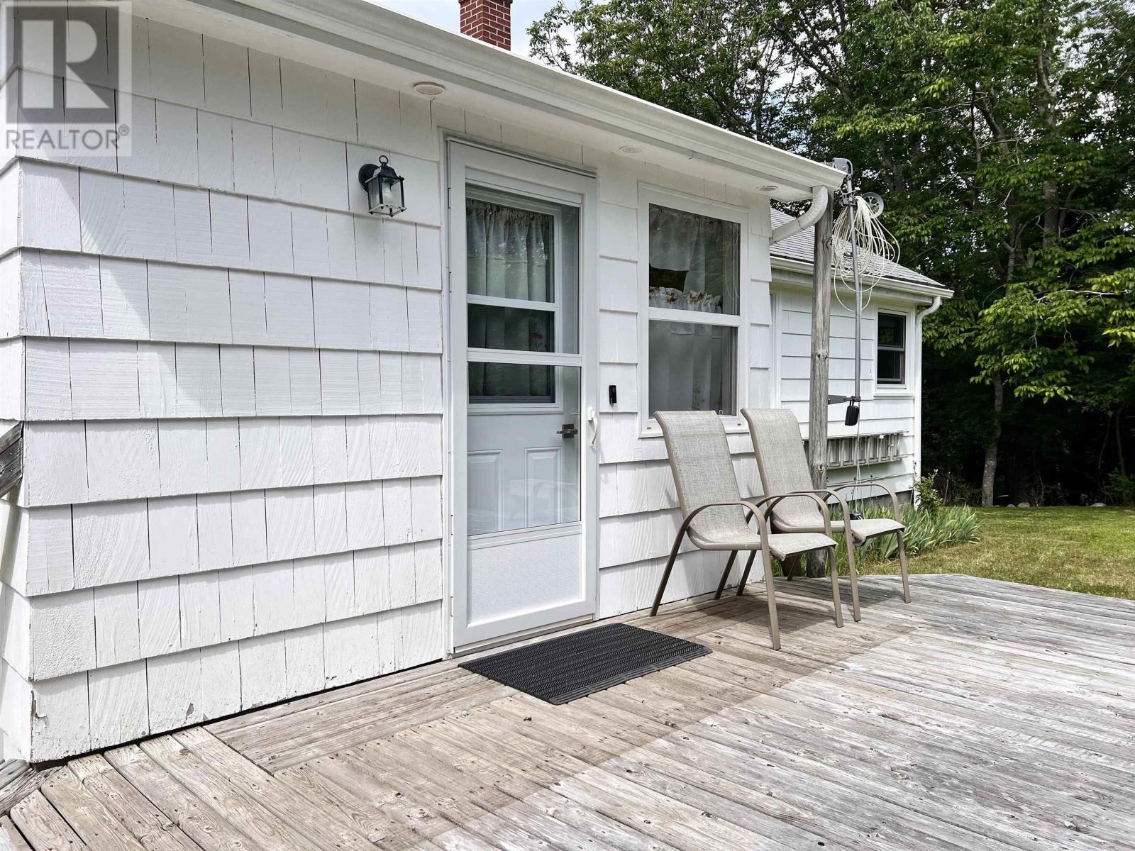 192 Harriet Street, Shelburne, Nova Scotia  B0T 1W0 - Photo 5 - 202518579
