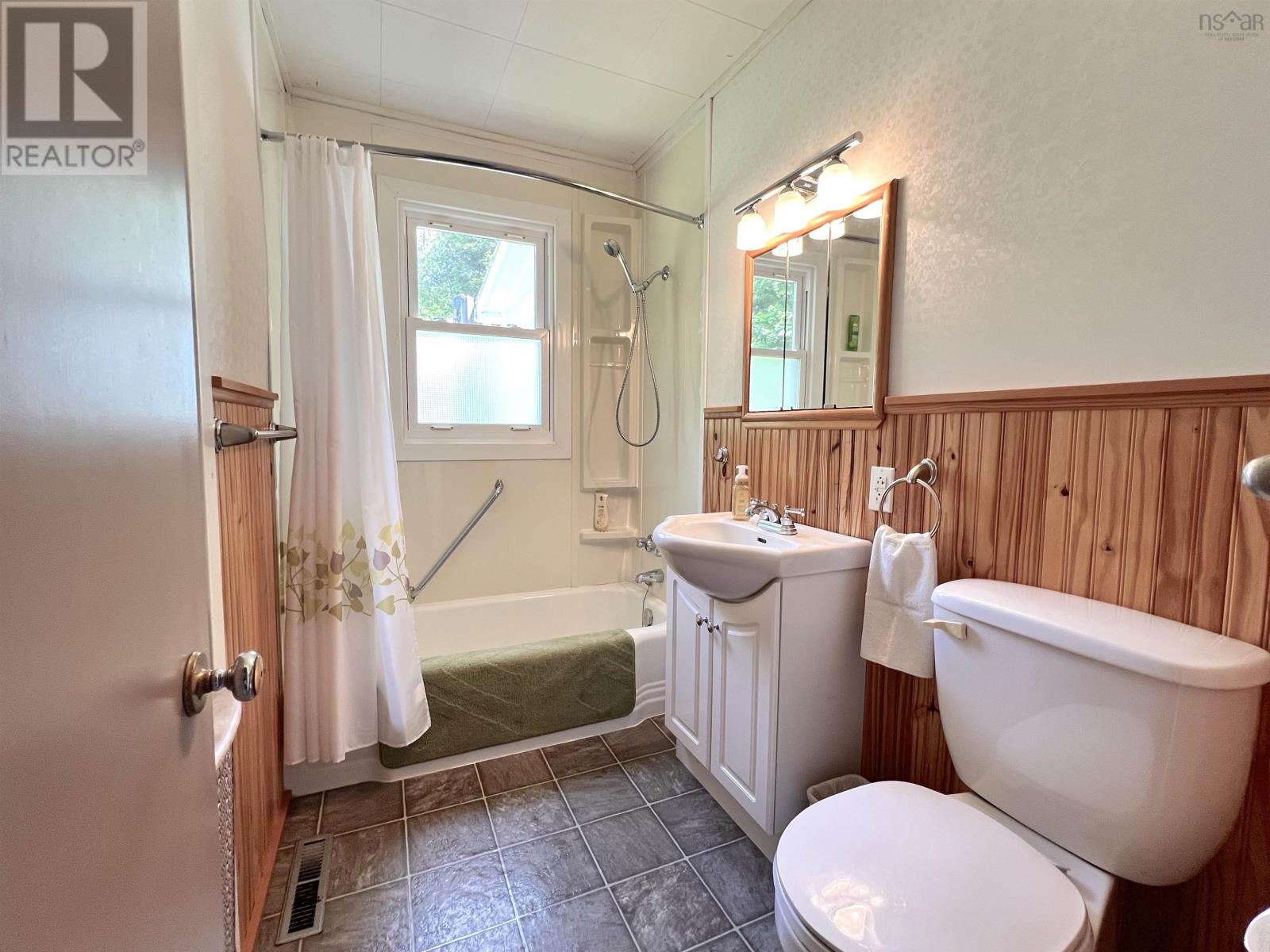 192 Harriet Street, Shelburne, Nova Scotia  B0T 1W0 - Photo 23 - 202518579