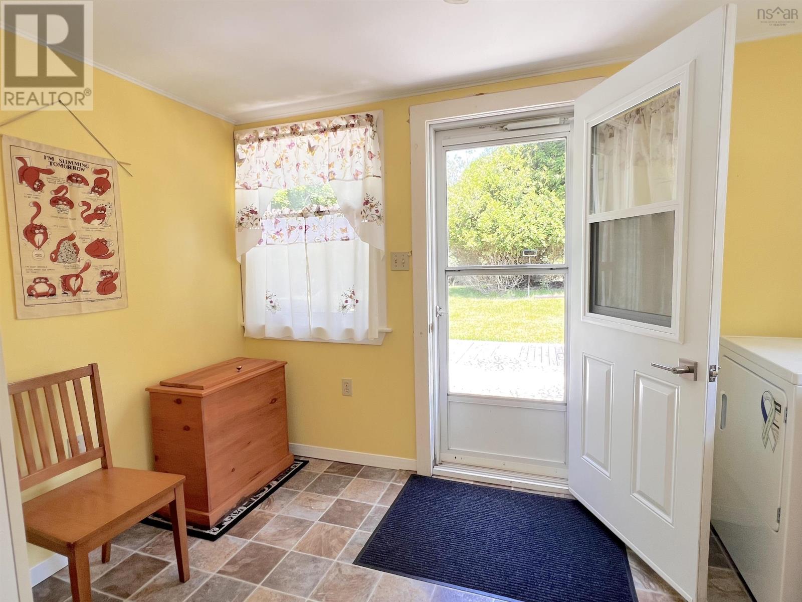 192 Harriet Street, Shelburne, Nova Scotia  B0T 1W0 - Photo 6 - 202518579