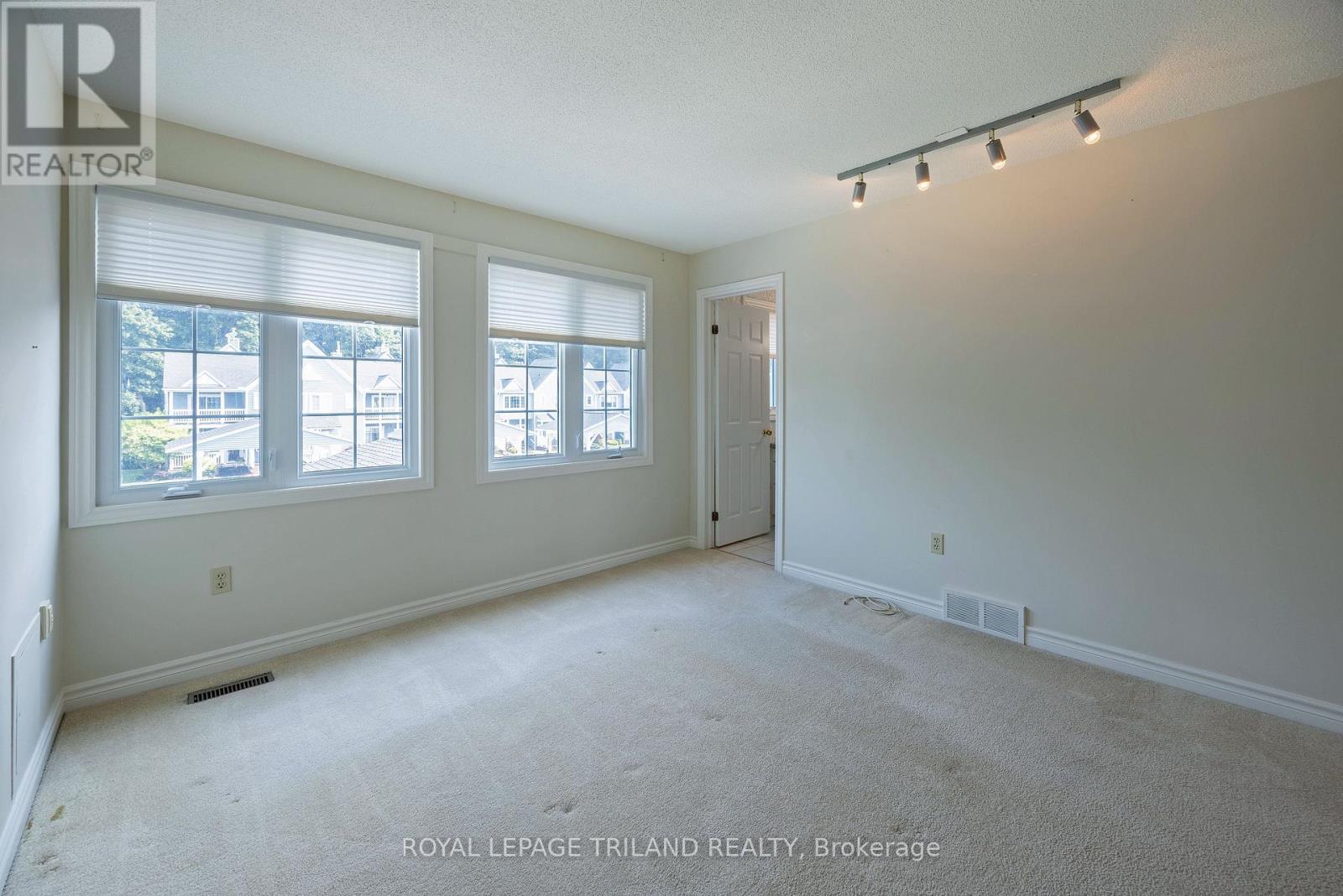 47 - 374 Front Street, Central Elgin, Ontario  N5L 1G1 - Photo 15 - X12339906