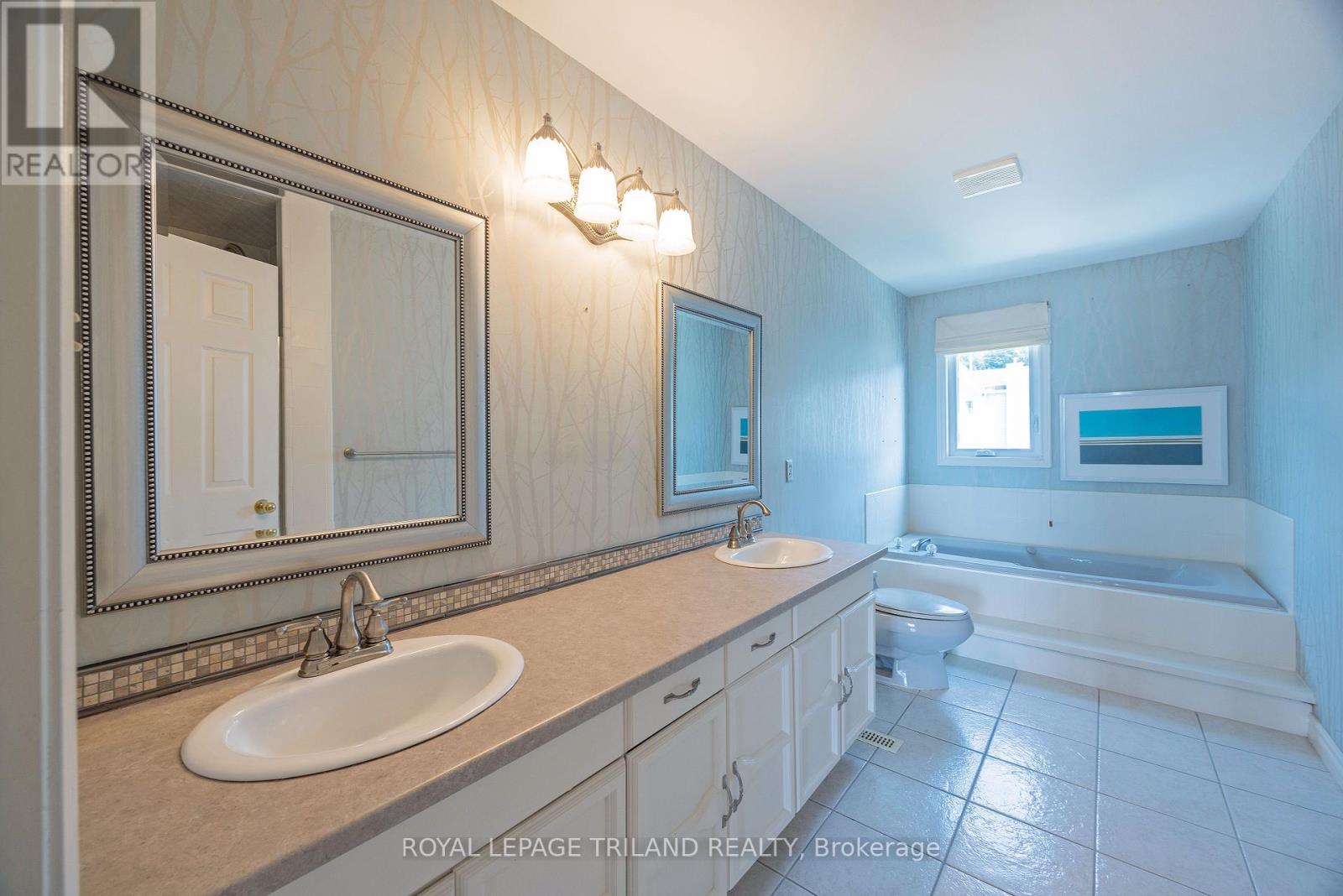 47 - 374 Front Street, Central Elgin, Ontario  N5L 1G1 - Photo 27 - X12339906