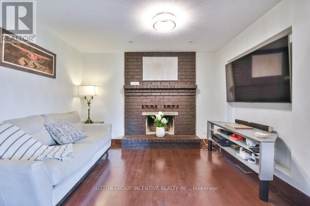 32 Church Street, Innisfil (Cookstown), Ontario  L0L 1L0 - Photo 15 - N12339834