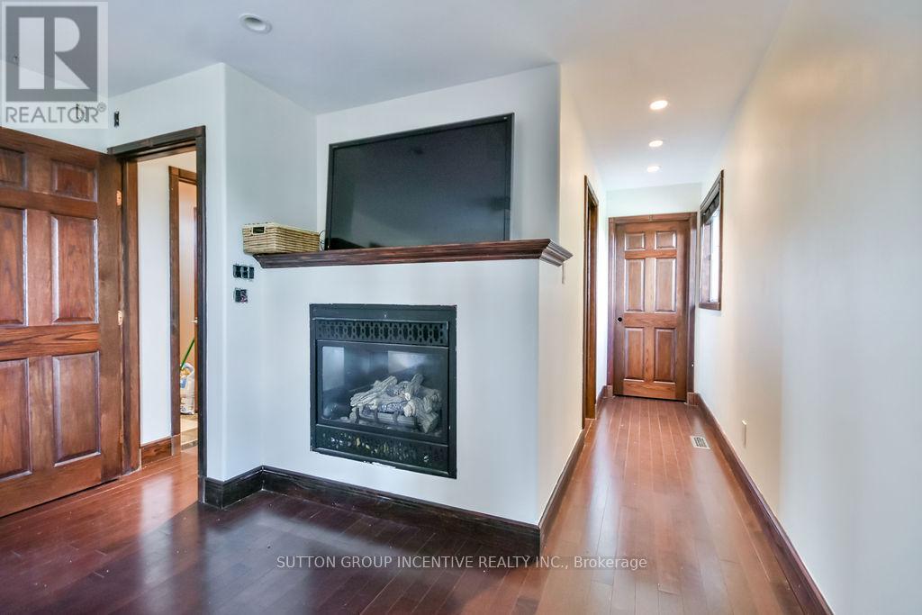 32 Church Street, Innisfil (Cookstown), Ontario  L0L 1L0 - Photo 25 - N12339834