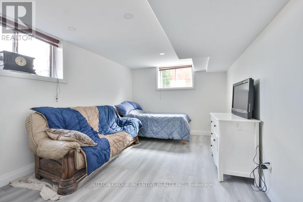 32 Church Street, Innisfil (Cookstown), Ontario  L0L 1L0 - Photo 37 - N12339834