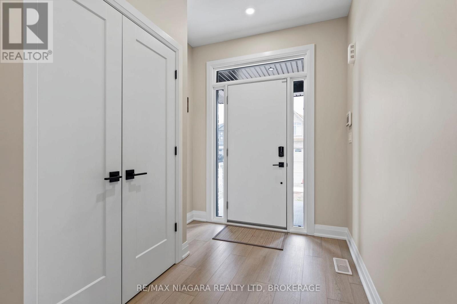 7341 Majestic Trail, Niagara Falls (Brown), Ontario  L2H 0K7 - Photo 6 - X12339868