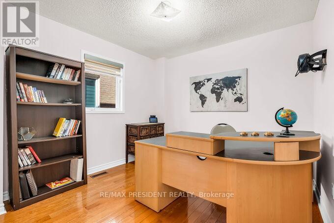 1466 Willowvale Gardens, Mississauga, Ontario  L5V 1T7 - Photo 15 - W12339783