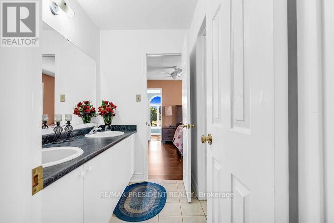 1466 Willowvale Gardens, Mississauga, Ontario  L5V 1T7 - Photo 33 - W12339783