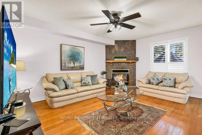 1466 Willowvale Gardens, Mississauga, Ontario  L5V 1T7 - Photo 8 - W12339783