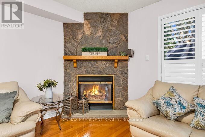 1466 Willowvale Gardens, Mississauga, Ontario  L5V 1T7 - Photo 9 - W12339783