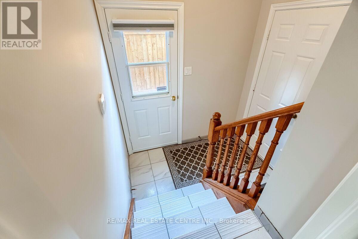 16 Vogue Court, Hamilton, Ontario  L8E 4T3 - Photo 28 - X12339851