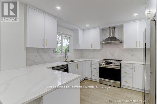 Property at 646 YORK HILL BOULEVARD image 3