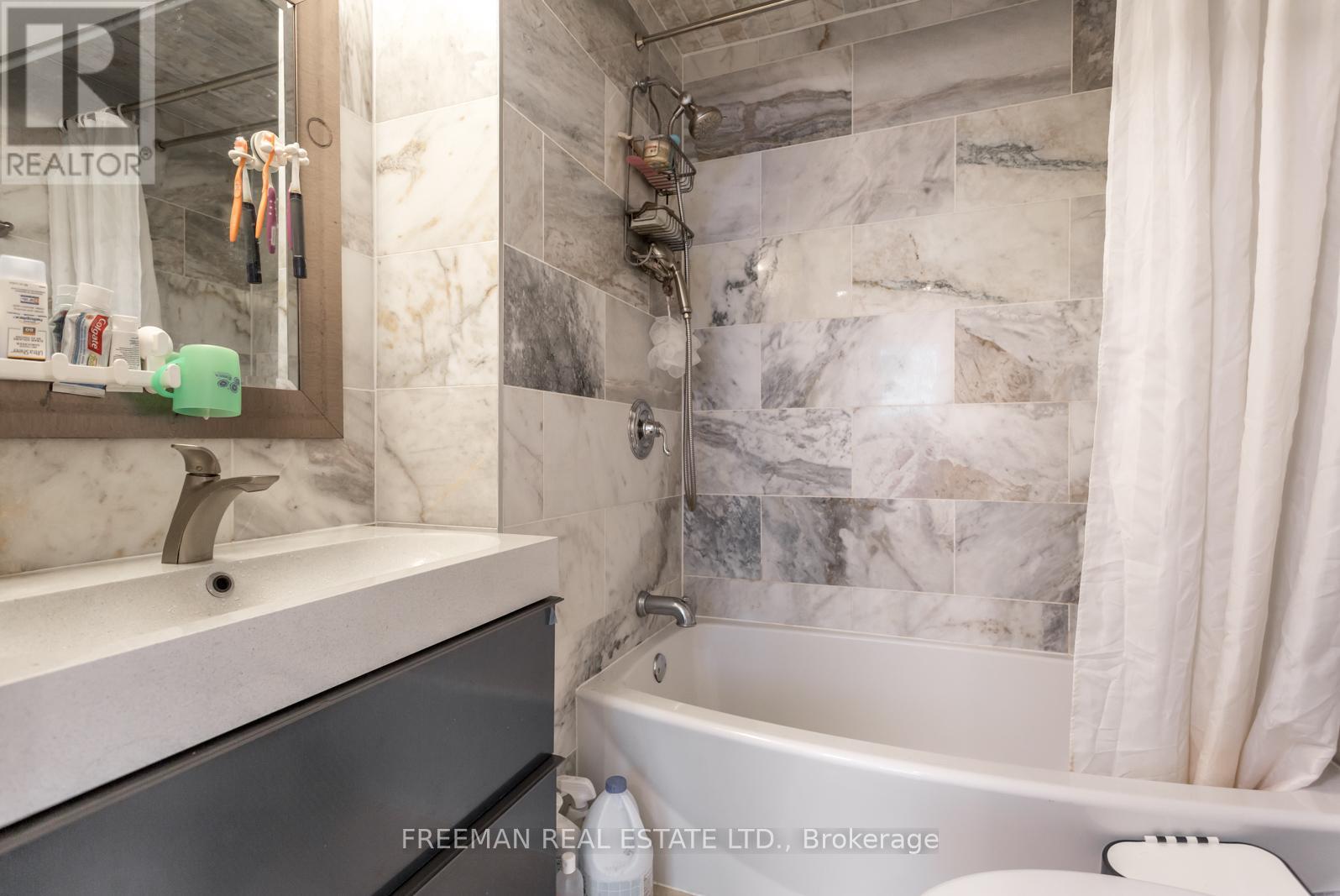 426 Brunswick Avenue, Toronto, Ontario  M5R 2Z4 - Photo 9 - C12339875