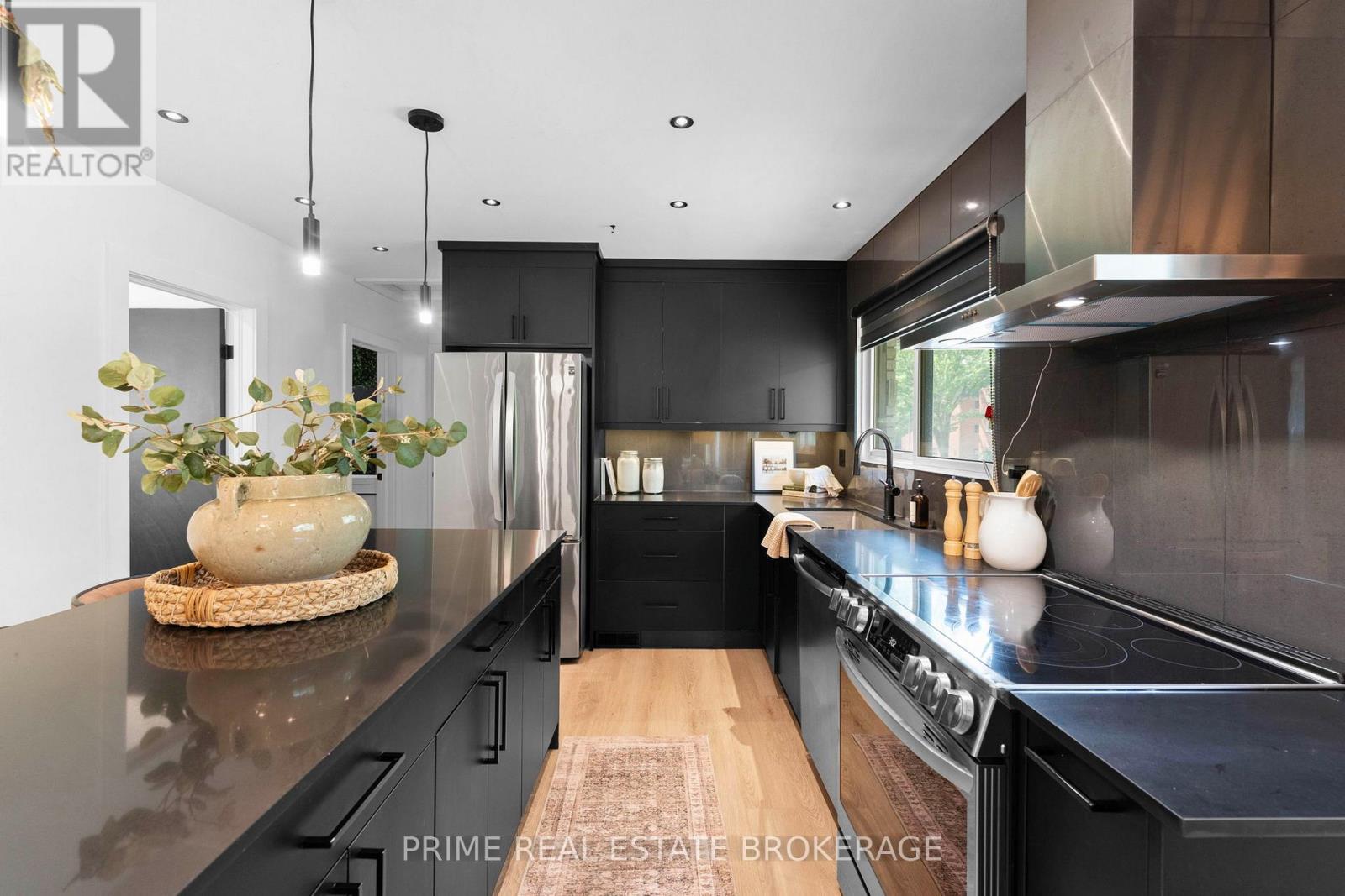 183 Burlington Street, London South, Ontario  N5Z 3V9 - Photo 10 - X12339920