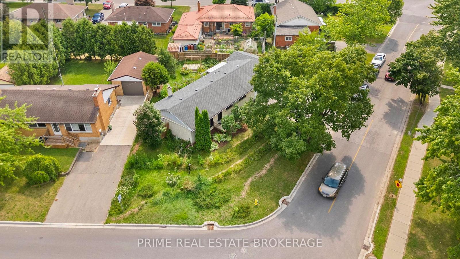 183 Burlington Street, London South, Ontario  N5Z 3V9 - Photo 2 - X12339920