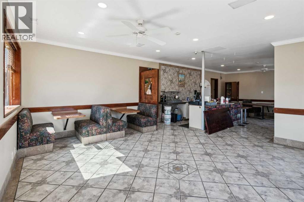 704 41 Avenue Ne, Calgary, Alberta  T2E 3P7 - Photo 4 - A2248038