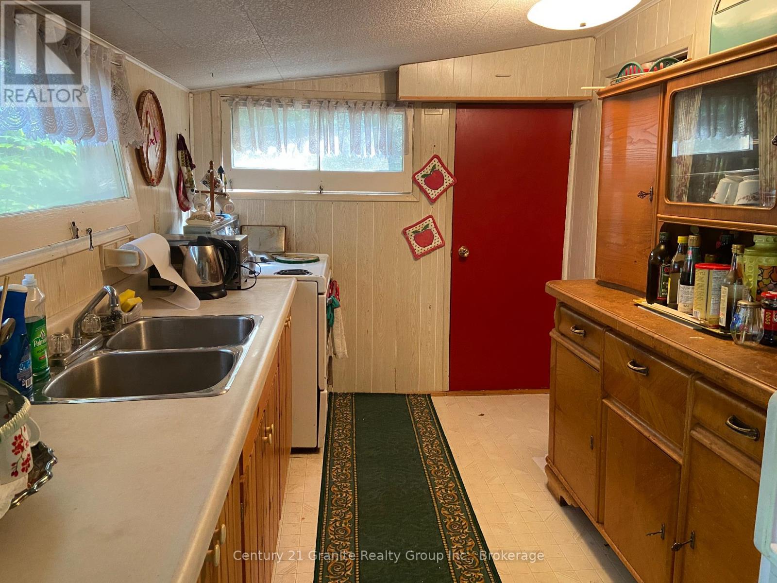 1035 Nawautin Lane, Minden Hills, Ontario  K0M 2K0 - Photo 13 - X12337264
