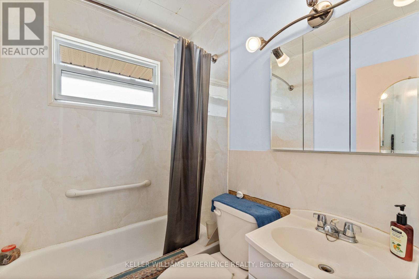 114 Malcolm Street, Essa, Ontario  L0M 1B0 - Photo 17 - N12339885