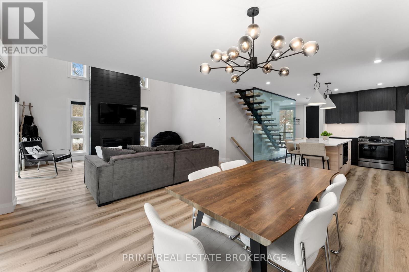 35 Walker Street, Lambton Shores, Ontario  N0M 1T0 - Photo 14 - X12293647