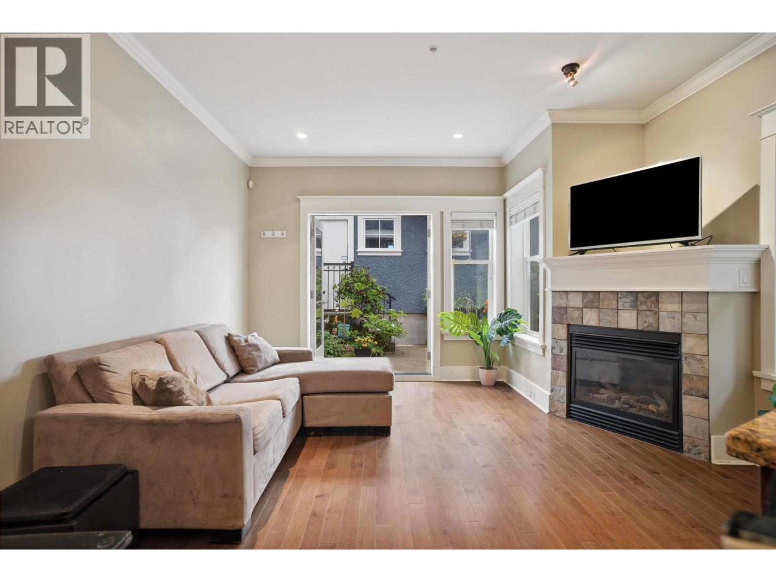49 E 13th Avenue, Vancouver, British Columbia  V5T 2K2 - Photo 5 - R3026327