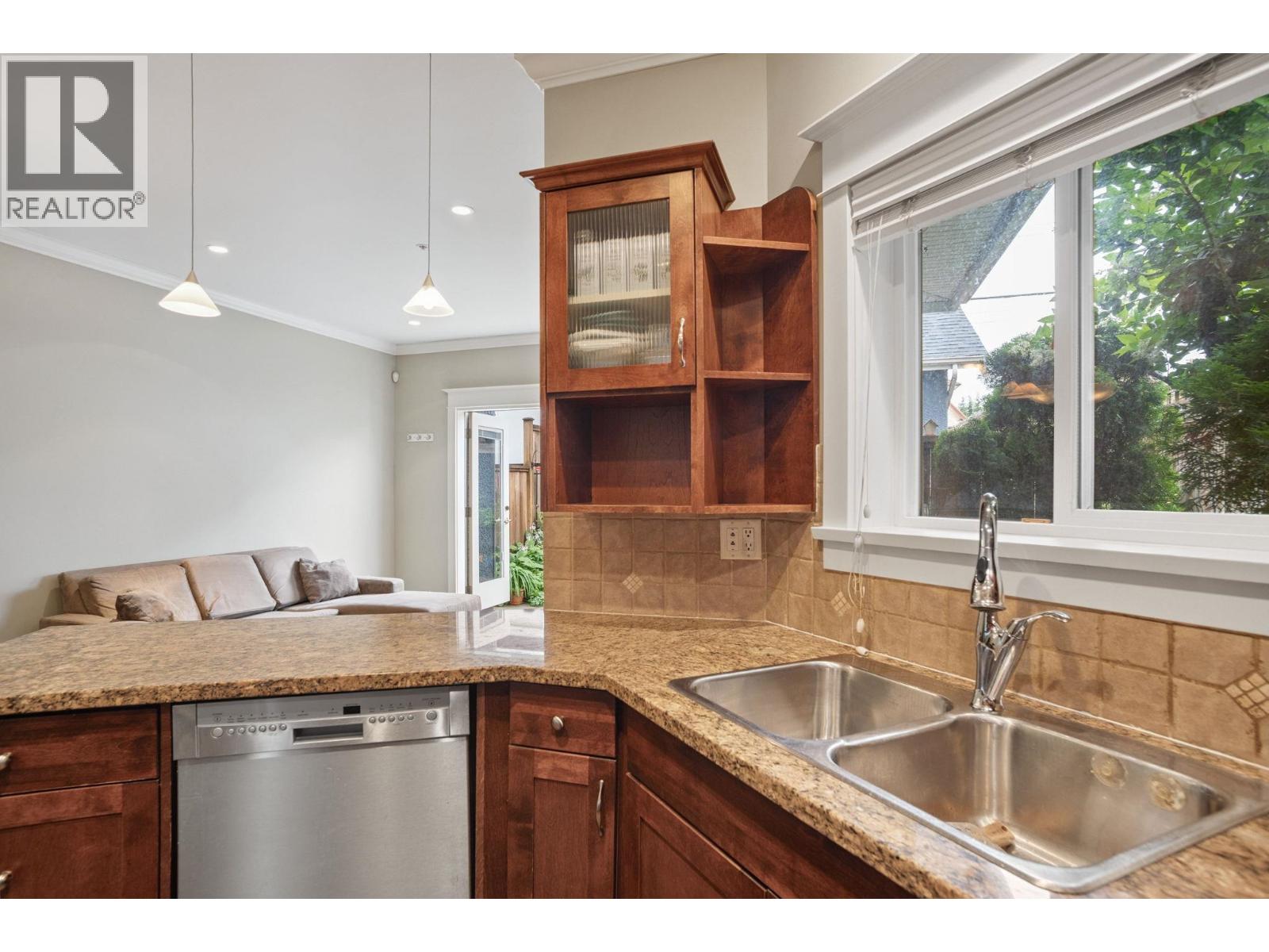 49 E 13th Avenue, Vancouver, British Columbia  V5T 2K2 - Photo 12 - R3026327
