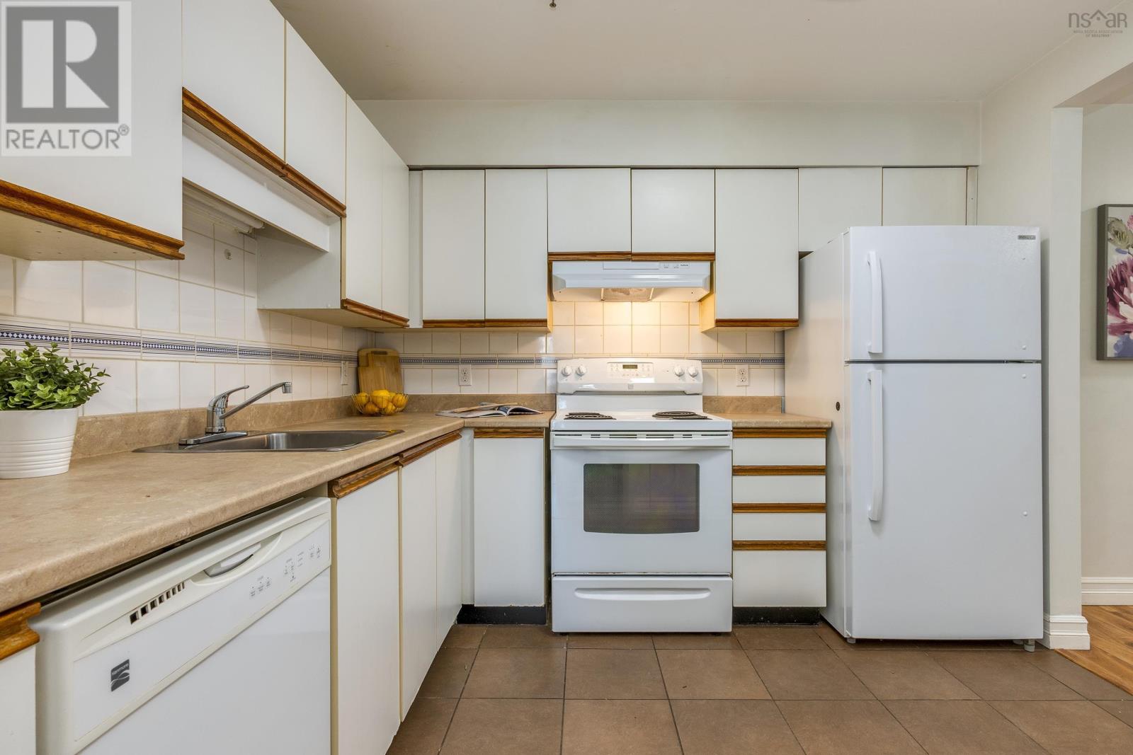209 83 Kearney Lake Road, Halifax, Nova Scotia  B3M 4E6 - Photo 19 - 202512896