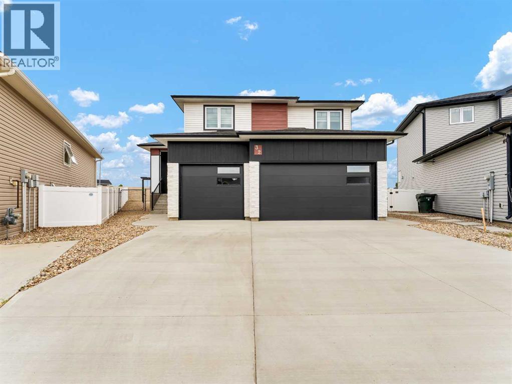 Property at 32 Somerside Way SE image 2