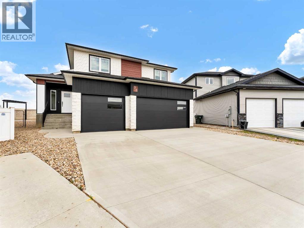 Property at 32 Somerside Way SE image 1
