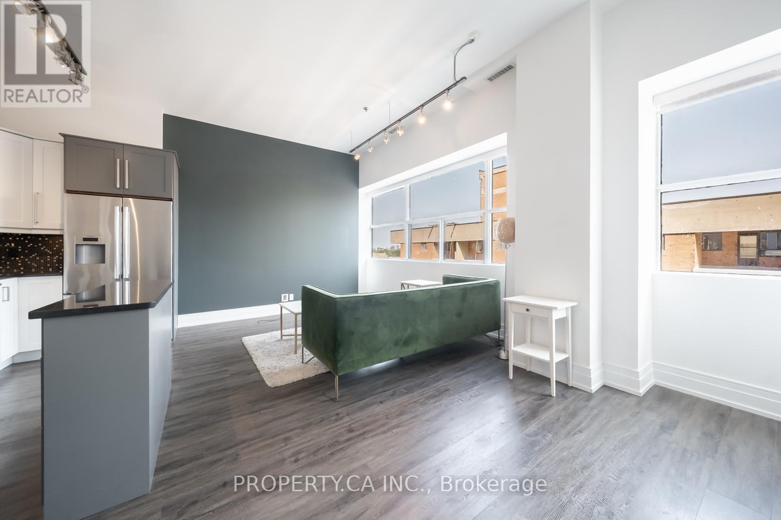 806 - 700 King Street W, Toronto, Ontario  M5V 2Y6 - Photo 2 - C12339938