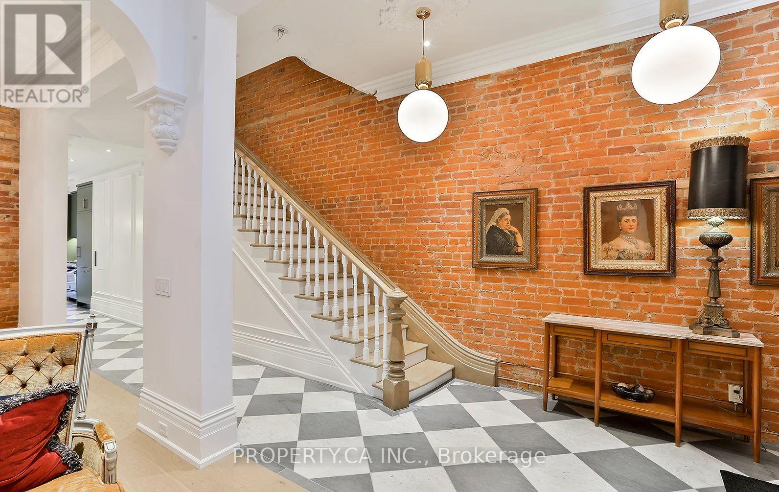 Main House - 38 Beaconsfield Avenue, Toronto, Ontario  M6J 3H9 - Photo 17 - C12339959