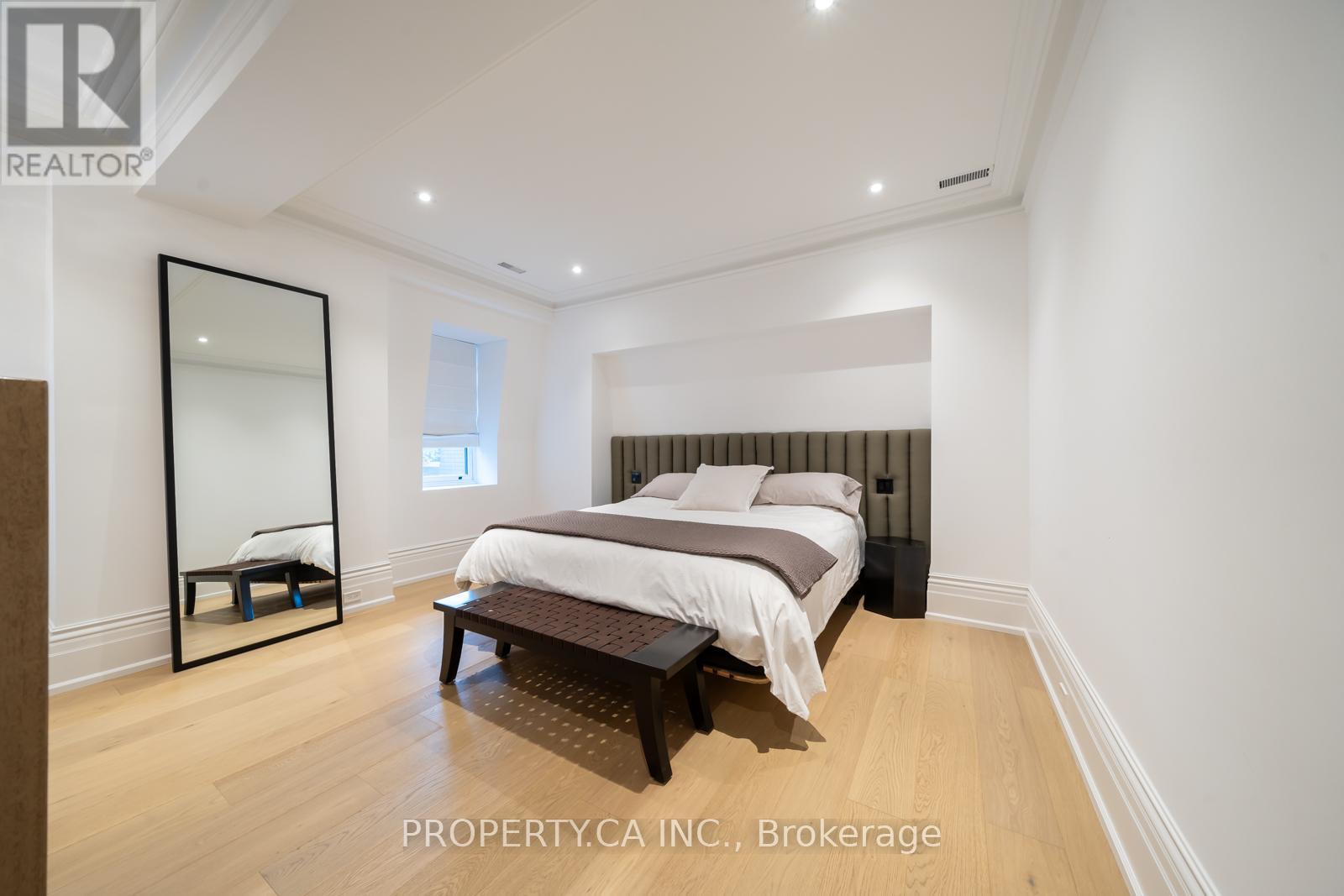 Main House - 38 Beaconsfield Avenue, Toronto, Ontario  M6J 3H9 - Photo 18 - C12339959