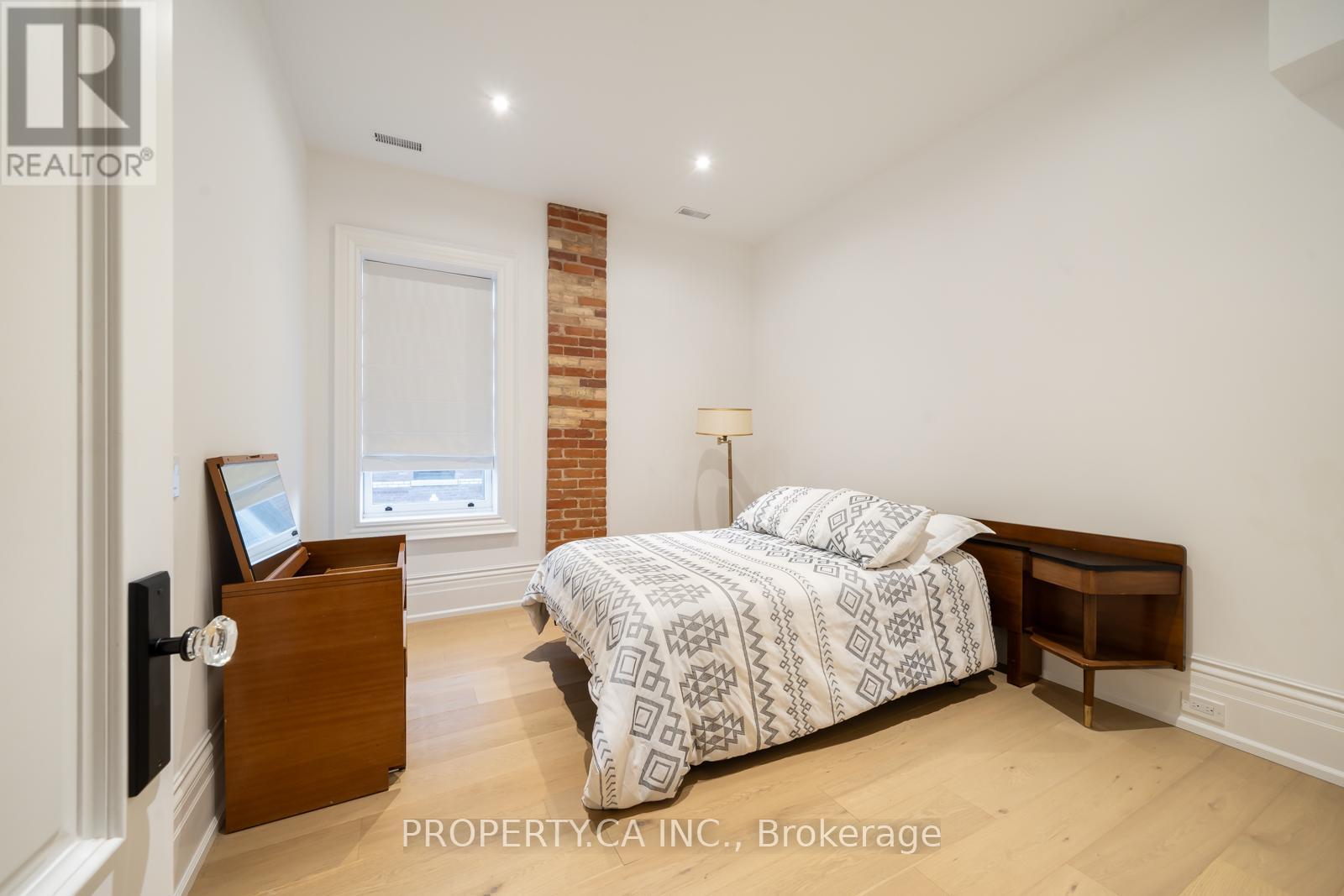 Main House - 38 Beaconsfield Avenue, Toronto, Ontario  M6J 3H9 - Photo 24 - C12339959