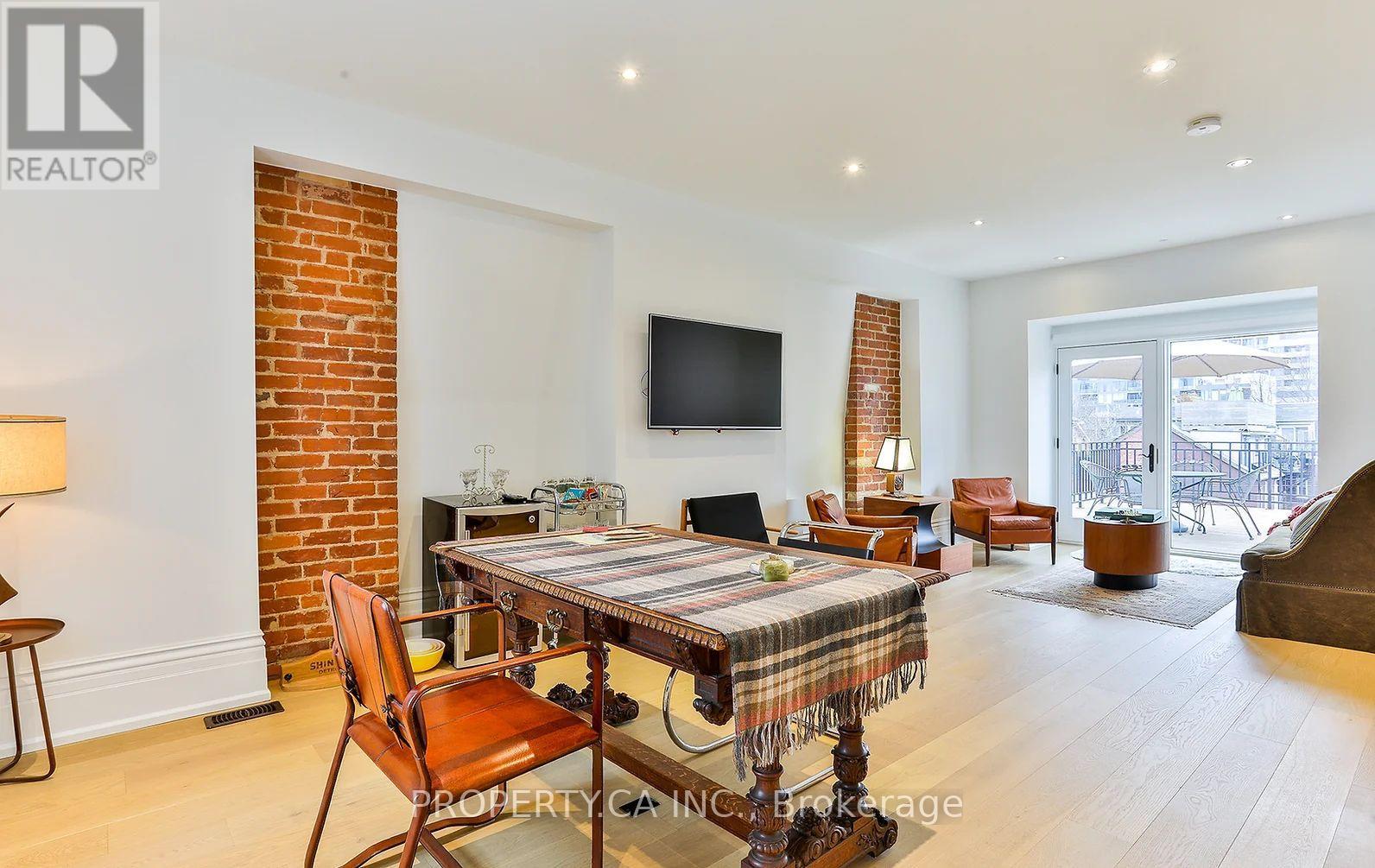 Main House - 38 Beaconsfield Avenue, Toronto, Ontario  M6J 3H9 - Photo 31 - C12339959