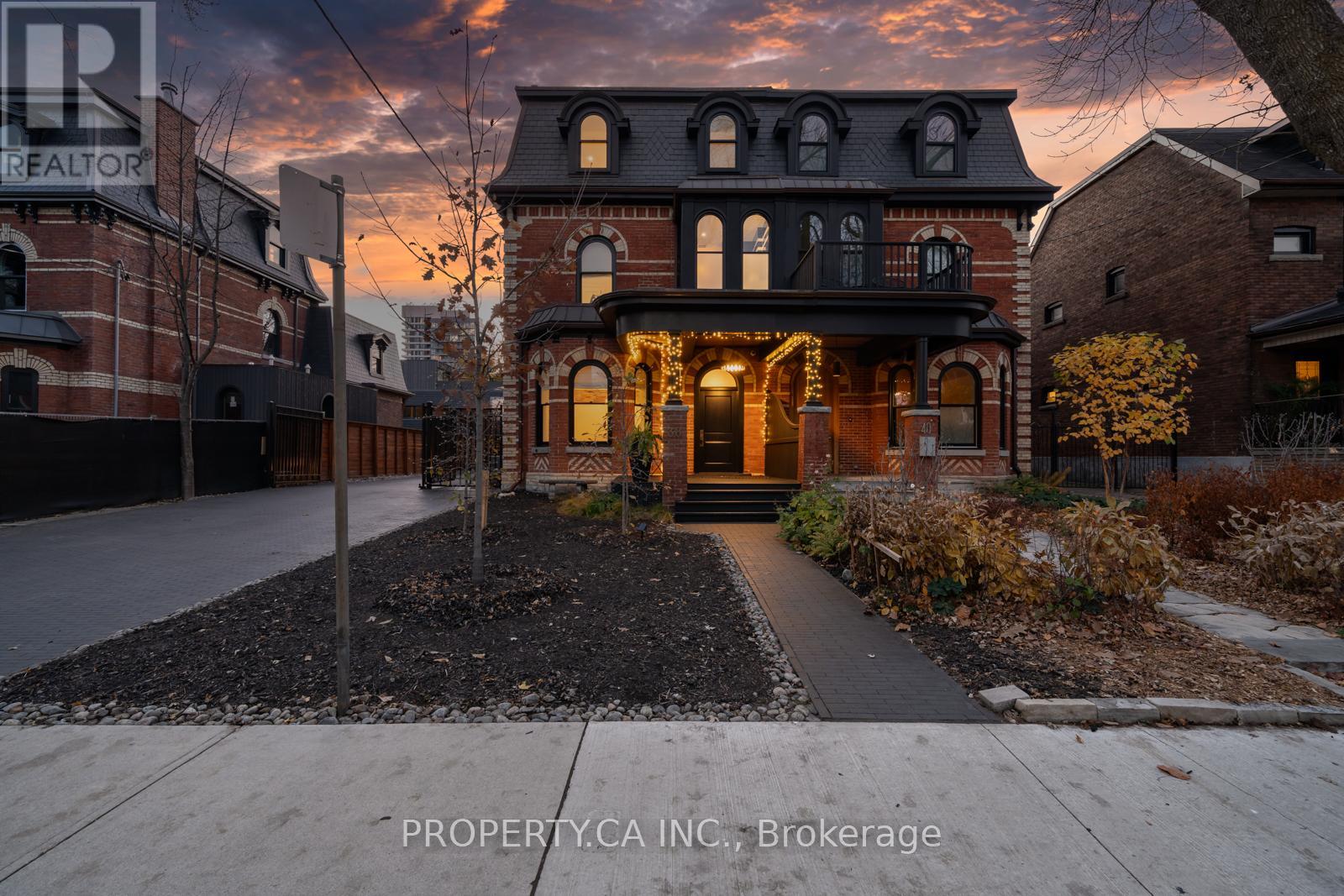 Main House - 38 Beaconsfield Avenue, Toronto, Ontario  M6J 3H9 - Photo 37 - C12339959