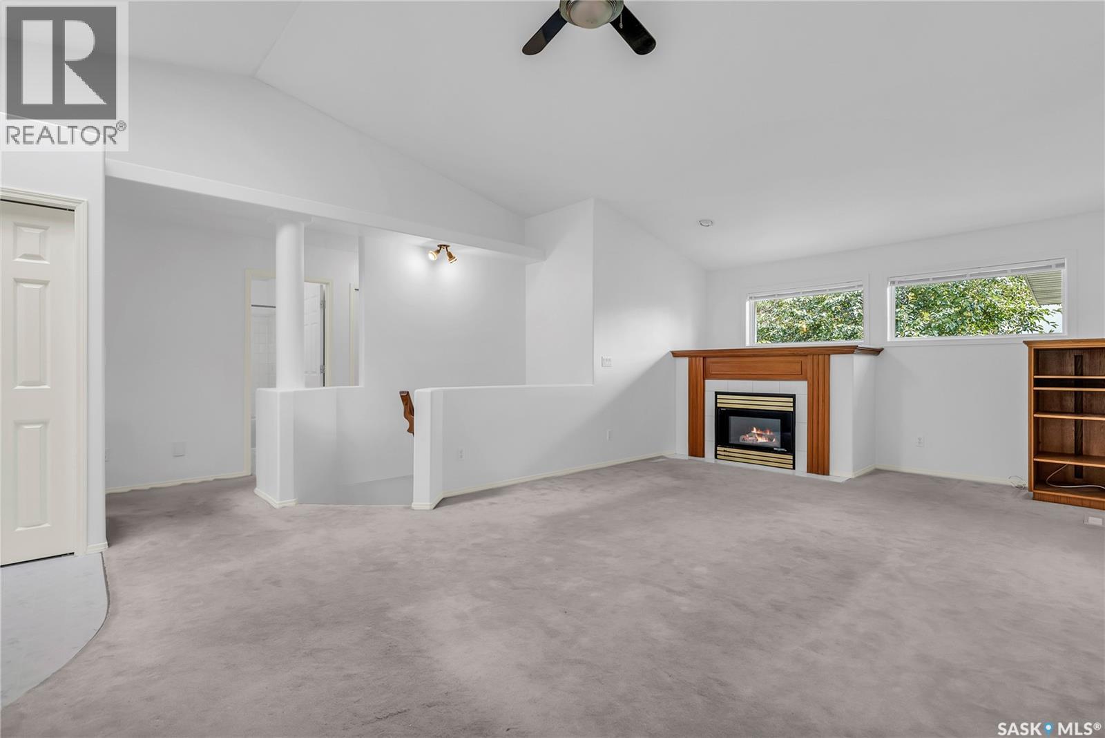 Property at 110 Blackthorn CRESCENT image 3