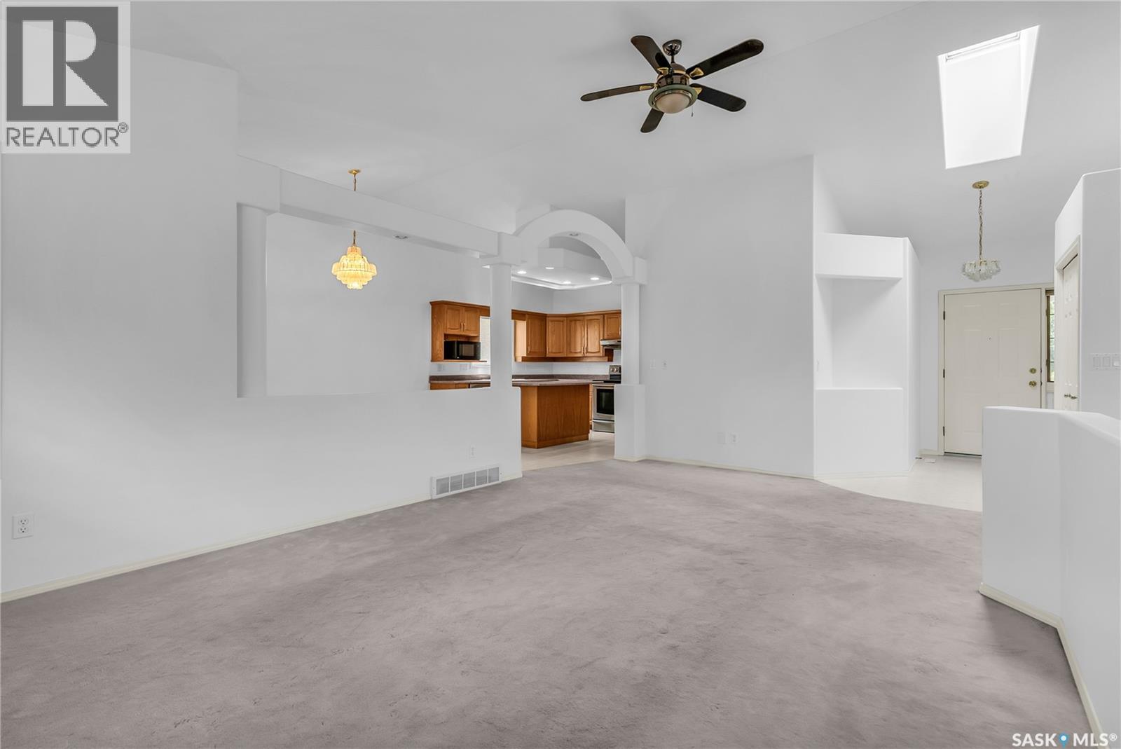 Property at 110 Blackthorn CRESCENT image 5