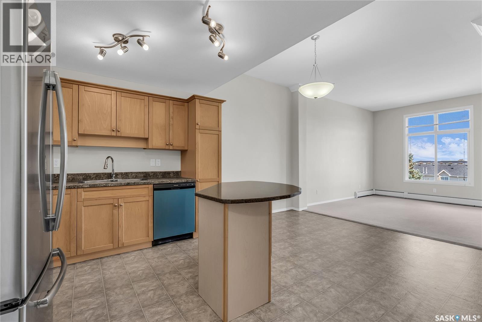 Property at 414 235 Herold TERRACE image 4