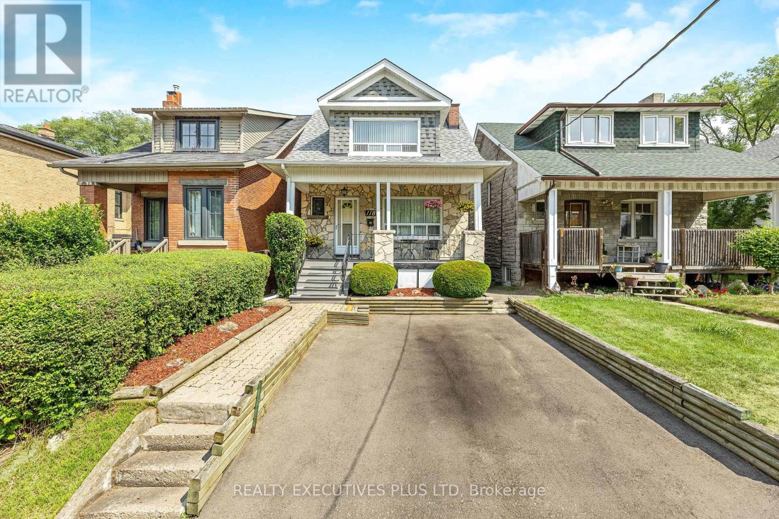 Property at 118 ALDER CRESCENT image 1