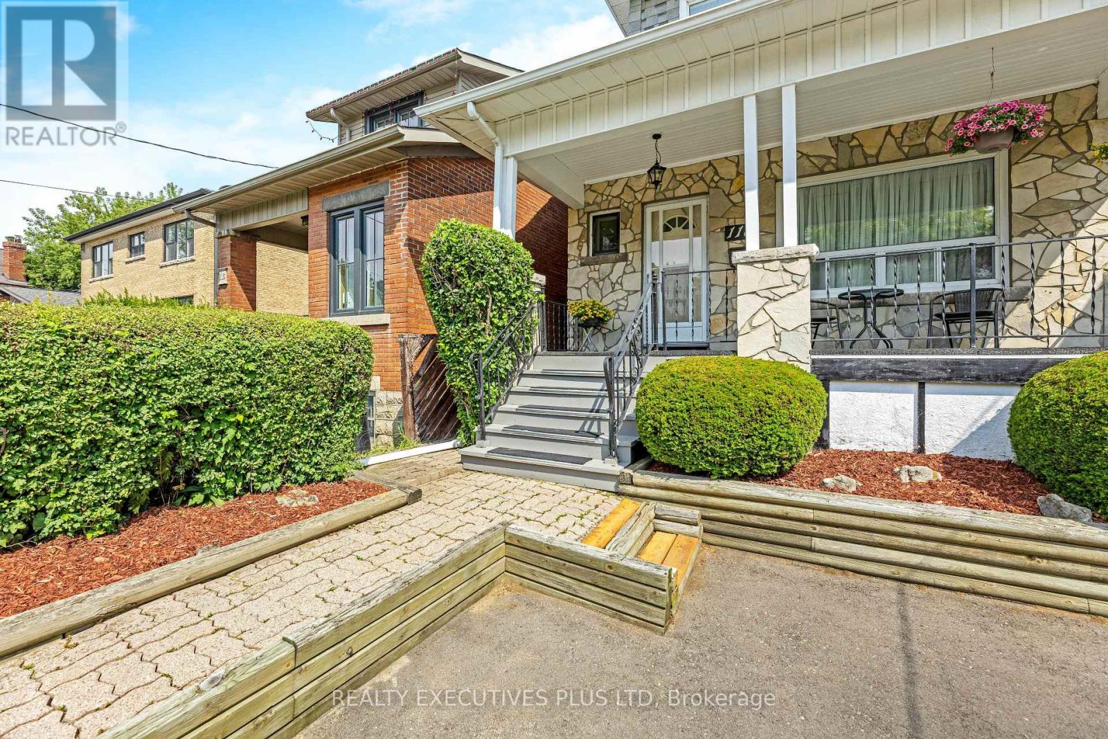 Property at 118 ALDER CRESCENT image 2