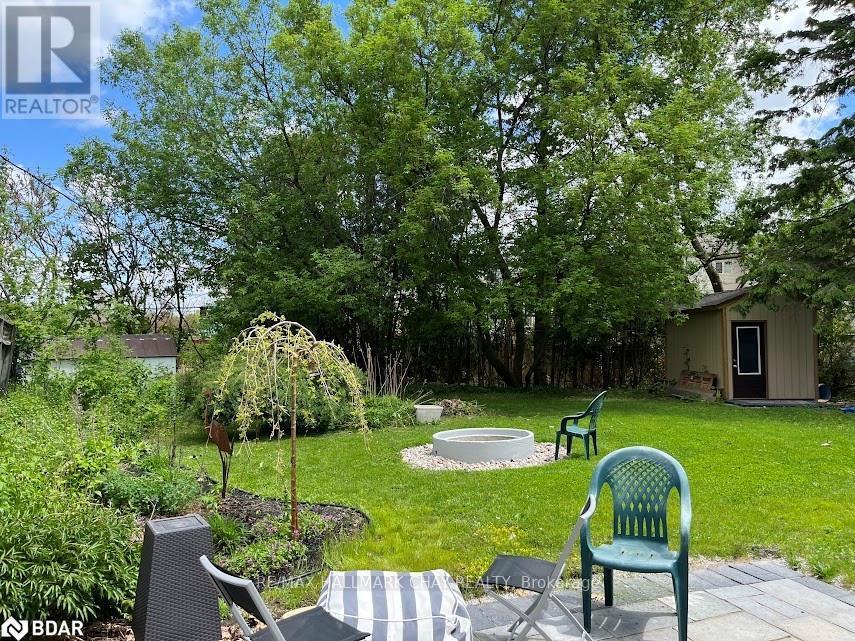 Property at 255 CALFORD STREET image 3