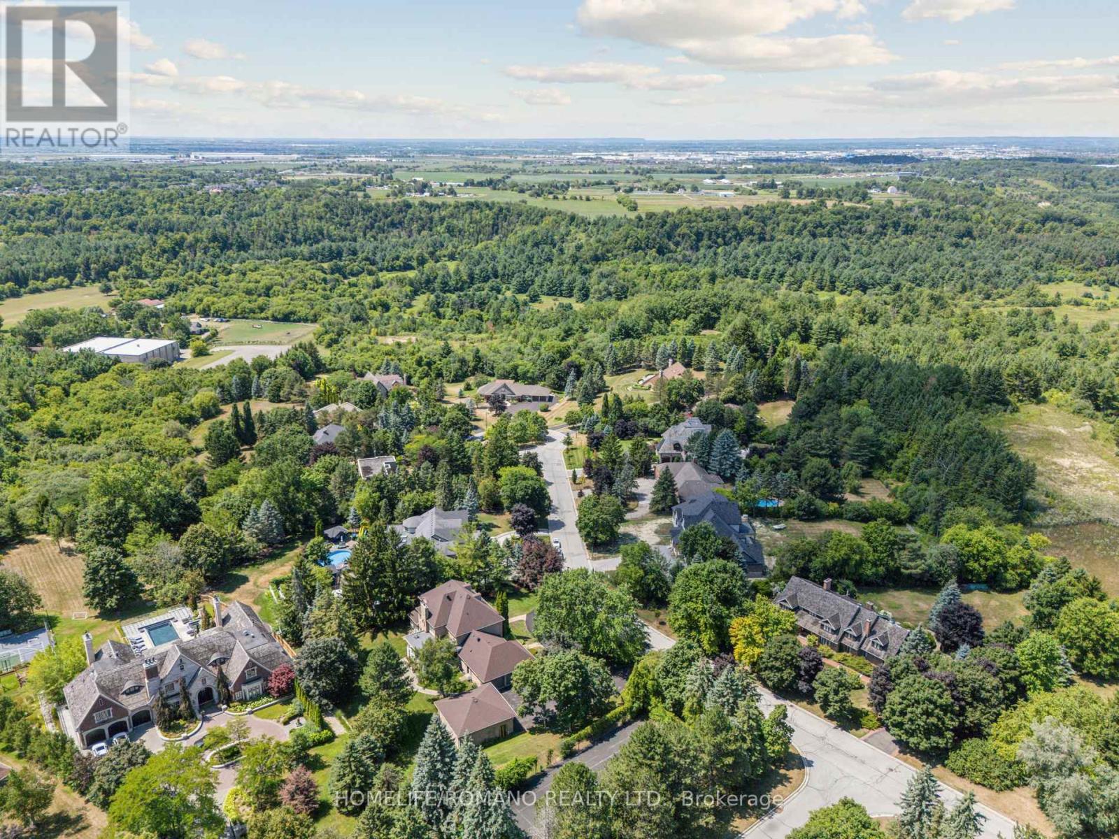 12 Hedgerow Lane, Vaughan (Kleinburg), Ontario  L0J 1C0 - Photo 49 - N12340024