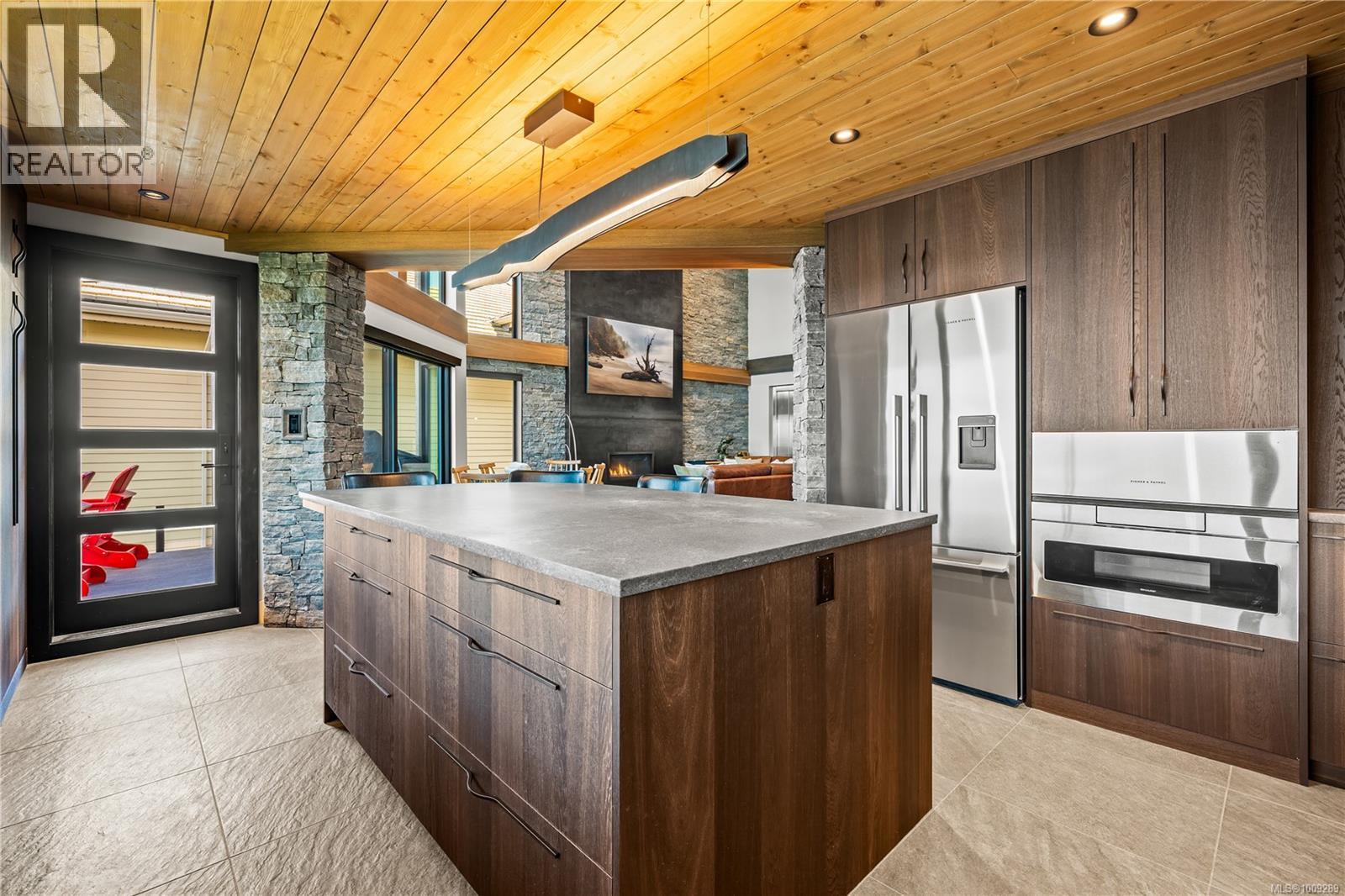 Property at 553 Marine View image 3