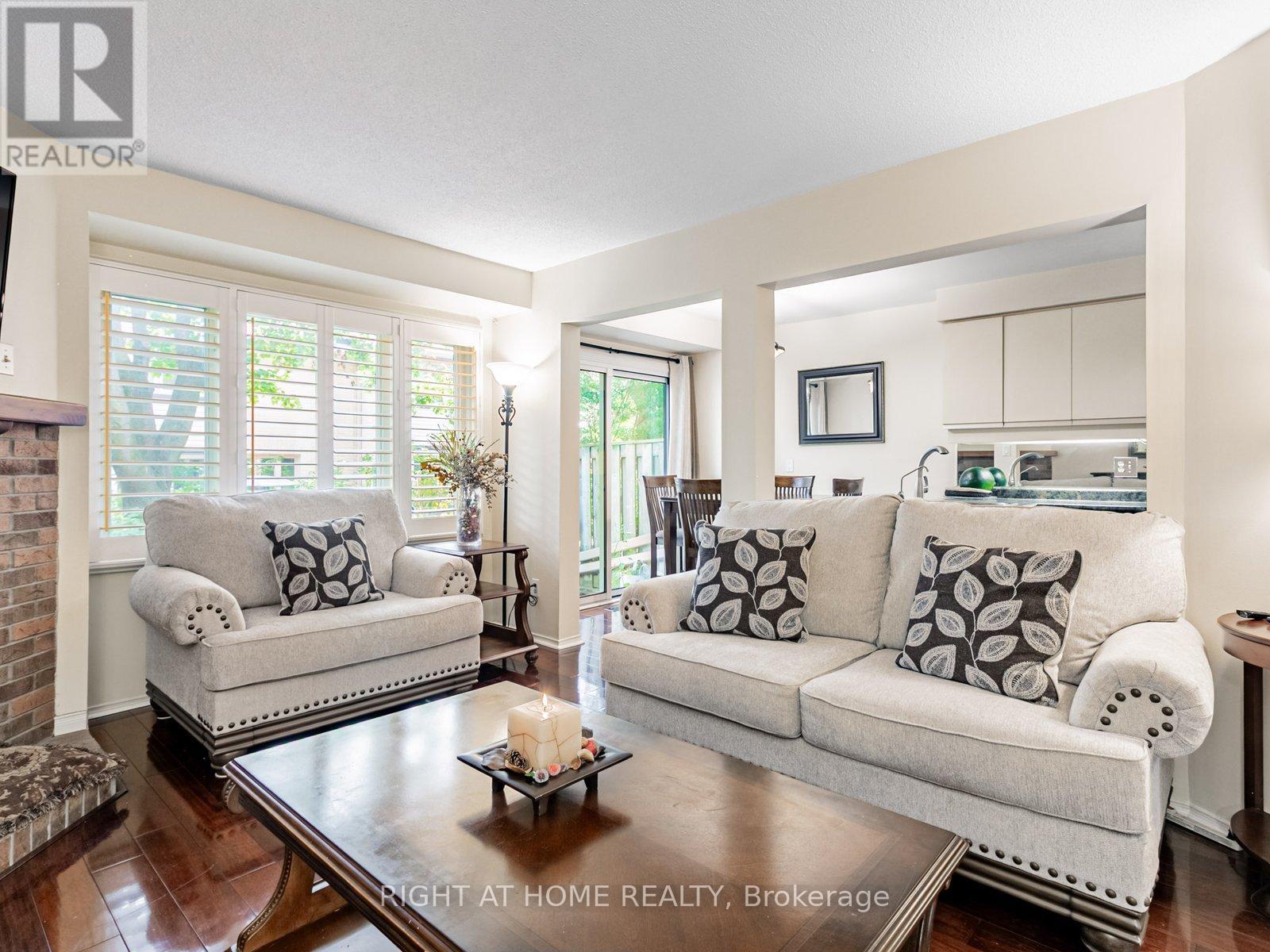 115 - 2275 Credit Valley Road, Mississauga (Central Erin Mills), Ontario  L5M 4N5 - Photo 2 - W12339927