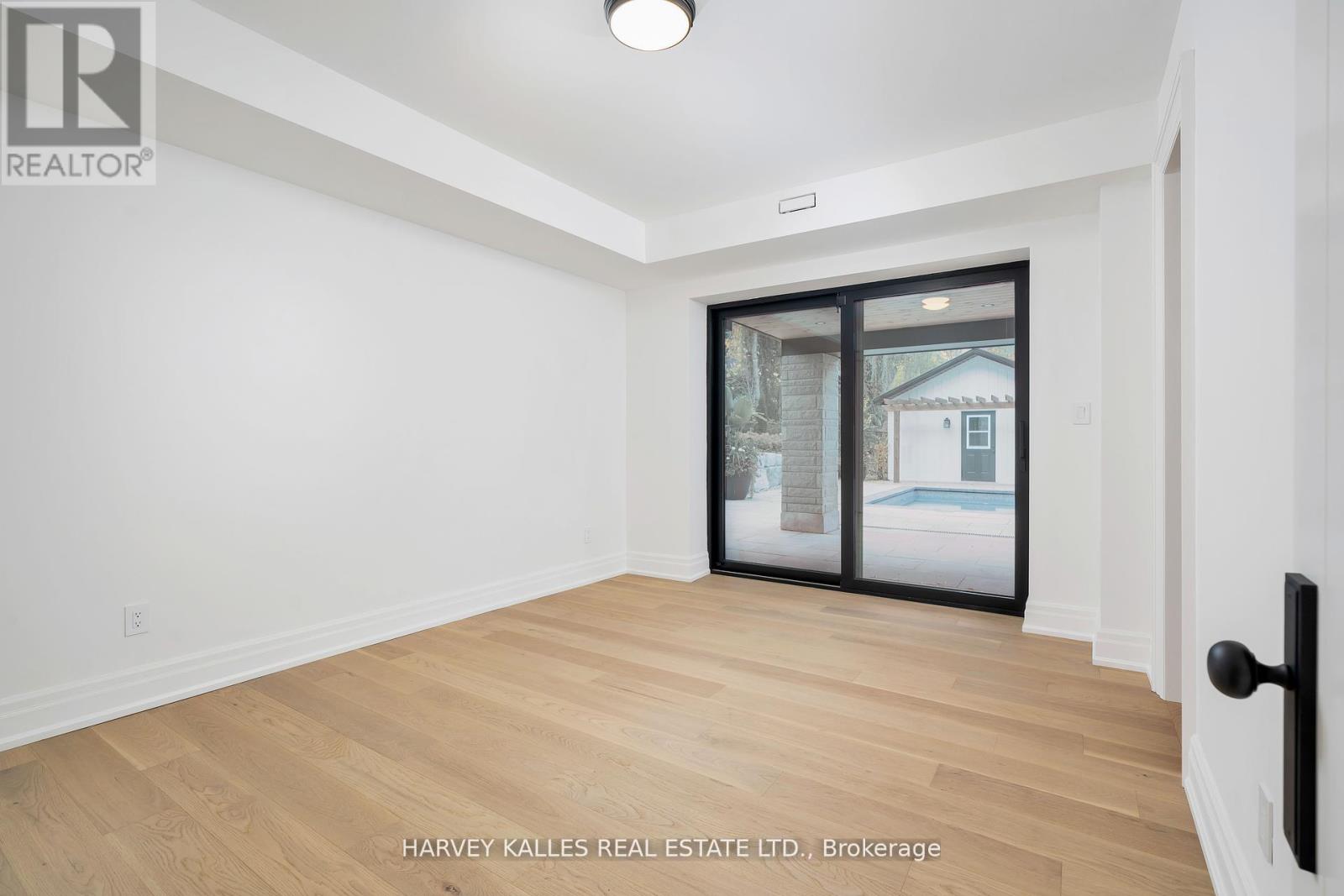 233 Lakewood Drive, Oakville, Ontario  L6K 1B3 - Photo 37 - W12339960