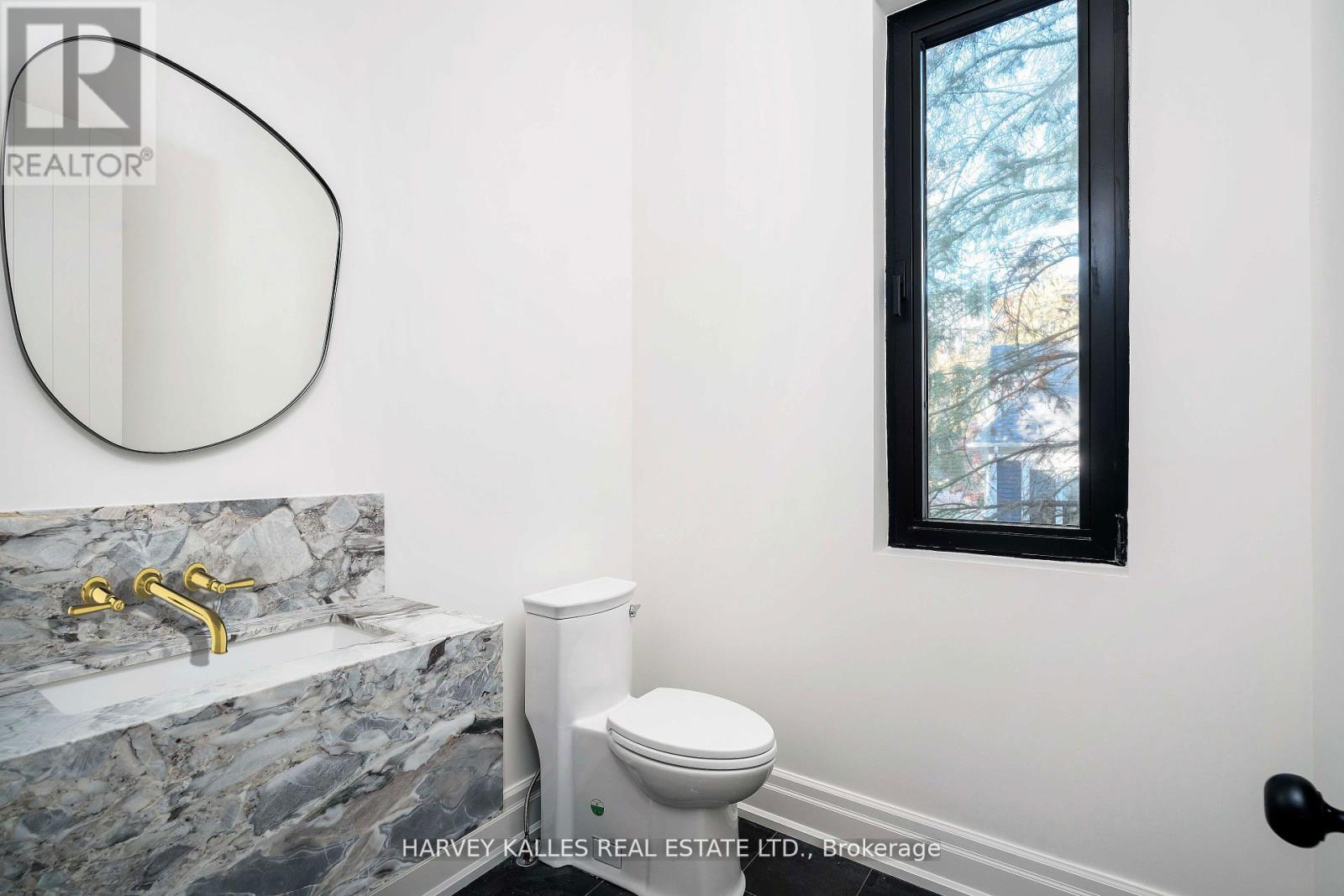 233 Lakewood Drive, Oakville, Ontario  L6K 1B3 - Photo 48 - W12339960