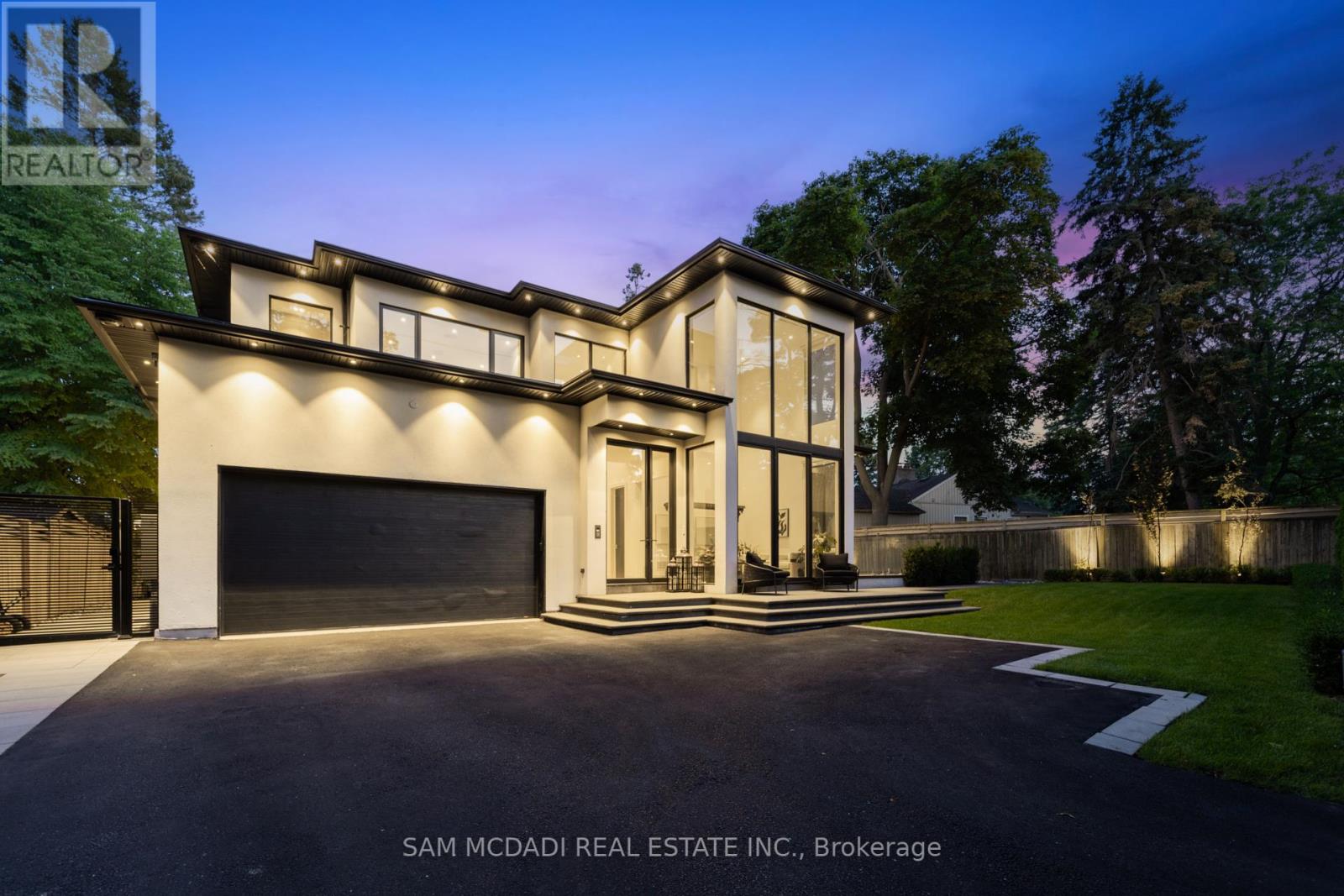 Property at 2488 LAKESHORE ROAD E image 2