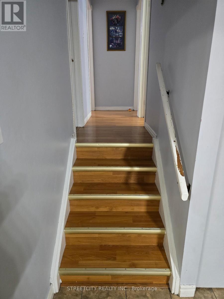 993 Osgoode Drive, London South (South Y), Ontario  N6E 1C9 - Photo 11 - X12340095