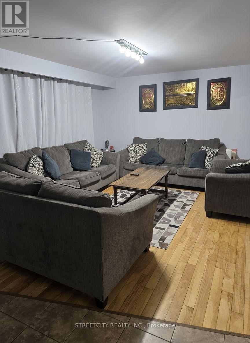 993 Osgoode Drive, London South (South Y), Ontario  N6E 1C9 - Photo 2 - X12340095