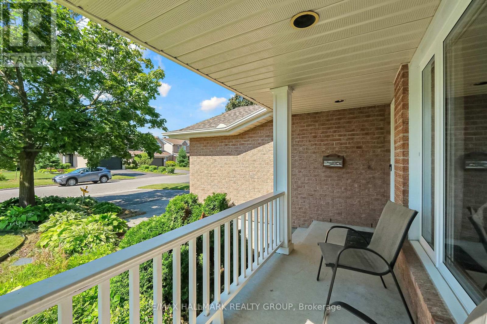 Property at 3034 COURTYARD CRESCENT image 2